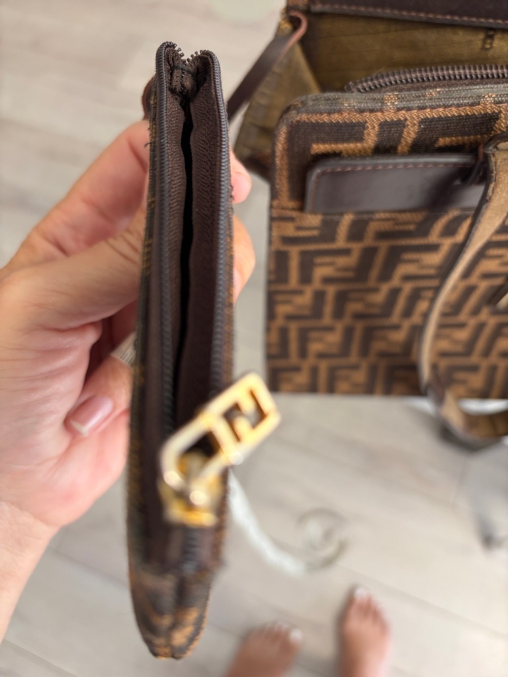 FENDI Brown Leather Tote Bag Zucca strap flaw - Picture 15 of 16
